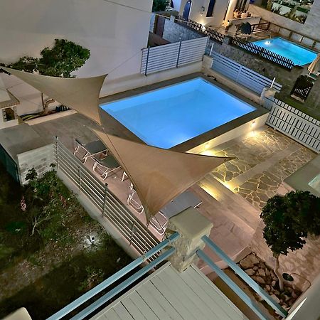 Villa Danae - Seaside Villa With Pool & Hot Tub Писо Ливади Екстериор снимка