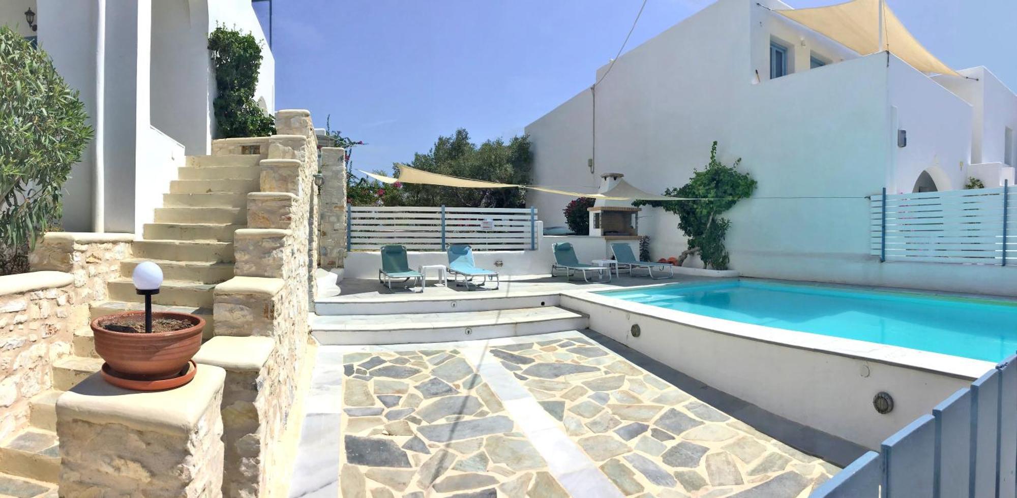 Villa Danae - Seaside Villa With Pool & Hot Tub Писо Ливади Екстериор снимка