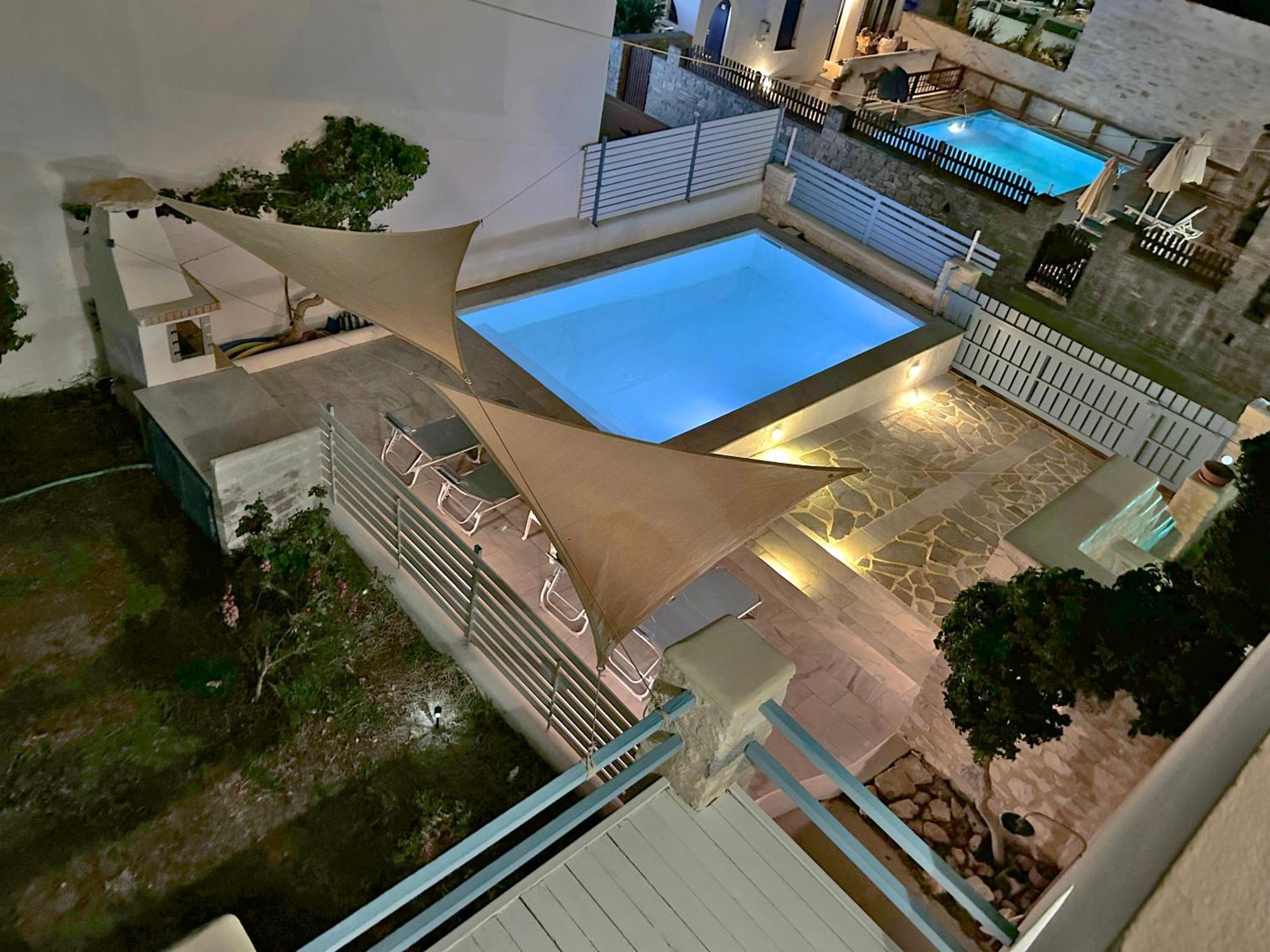 Villa Danae - Seaside Villa With Pool & Hot Tub Писо Ливади Екстериор снимка
